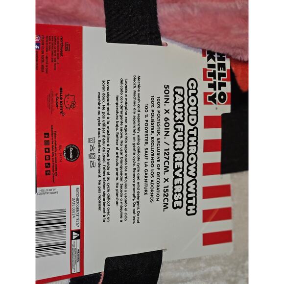 Hello Kitty Licensed Silk Touch Throw, 50" x 60" - Picture 8 of 9